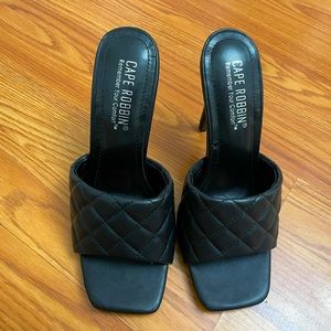 Cape Robbin square toe heels size 6 never used bought it but didn’t fit me